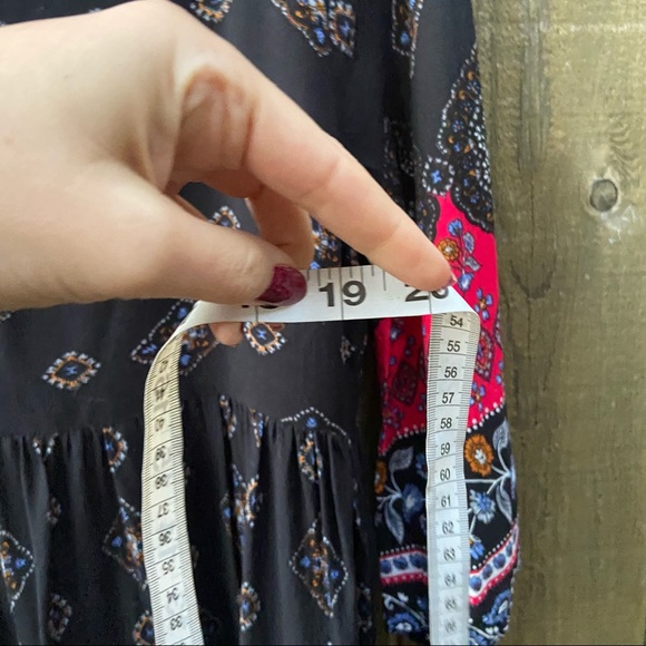 Folksy Black and Red Floral Paisley Shift Mini Dress 🌿 - Picture 10 of 10